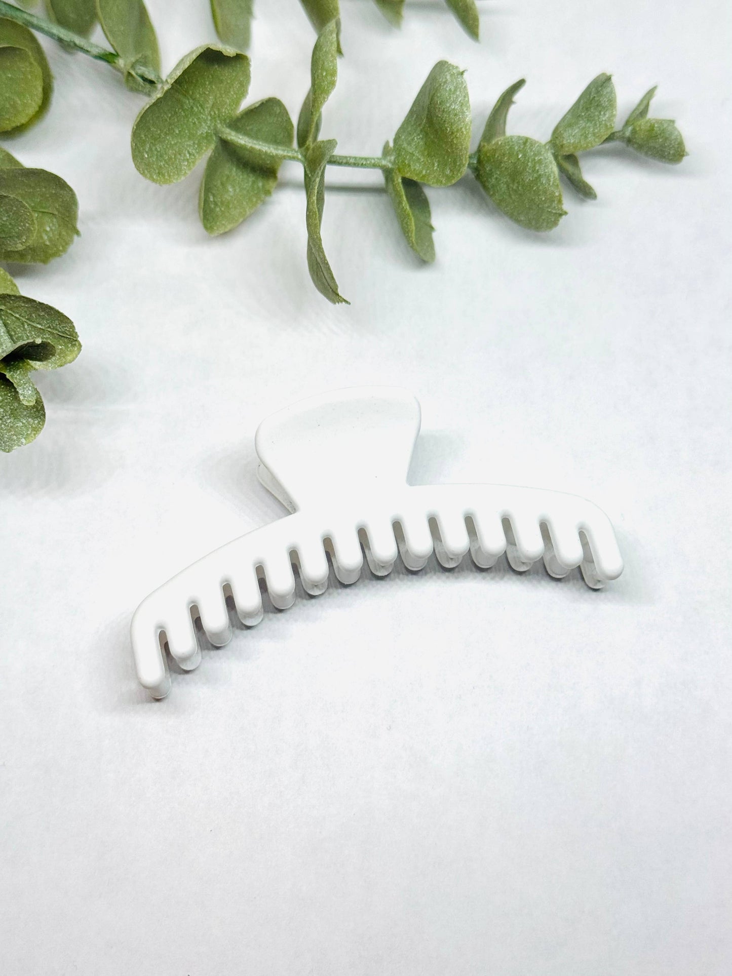 Mini Claw Clip - White - MaeSor Boutique