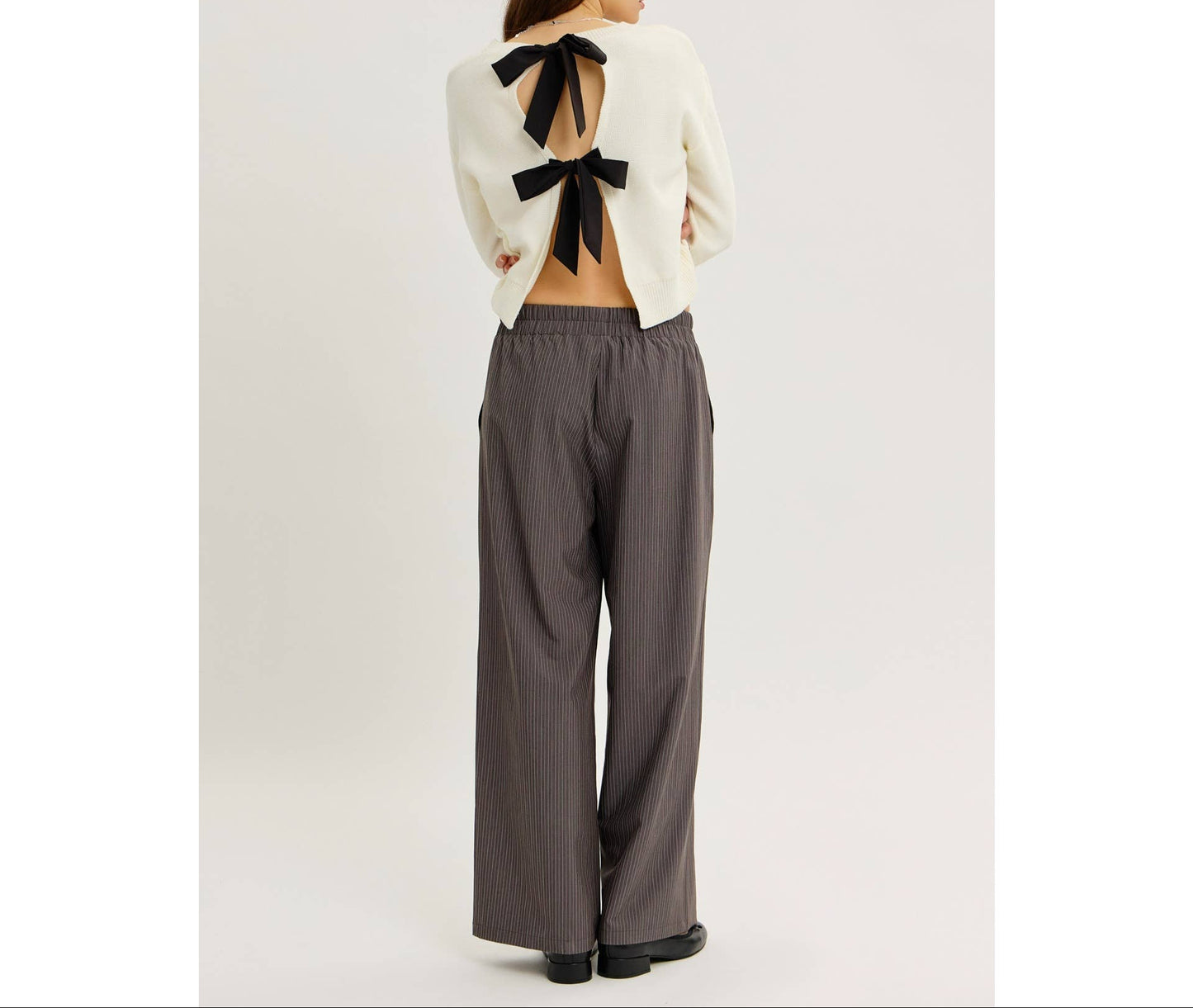 CONTRAST BOW TIE BACK SWEATER TOP WITH ROUND NECK