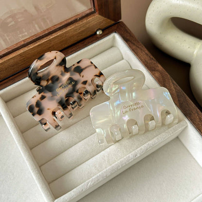 Elegant Letter Print Hair Claw Clip