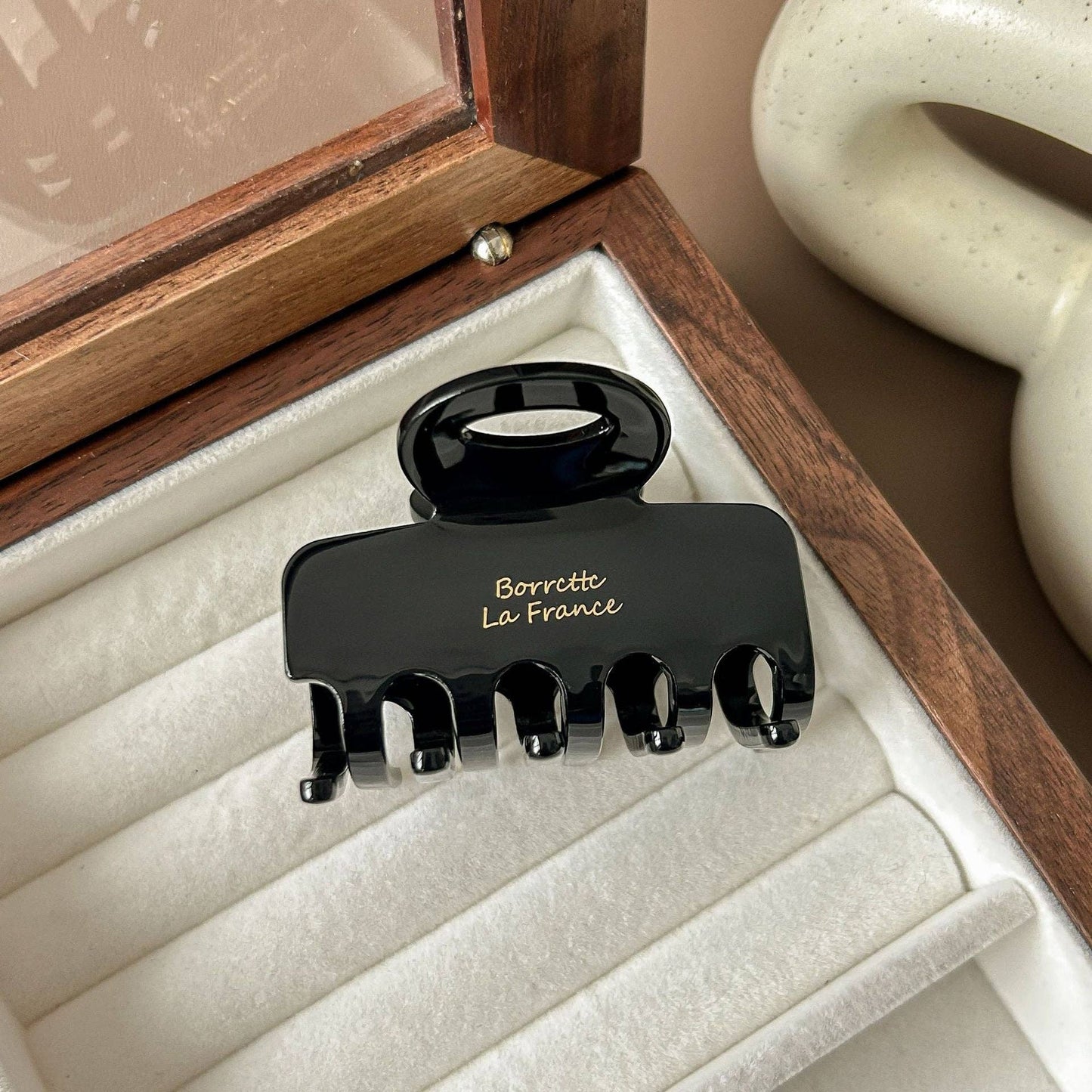 Elegant Letter Print Hair Claw Clip