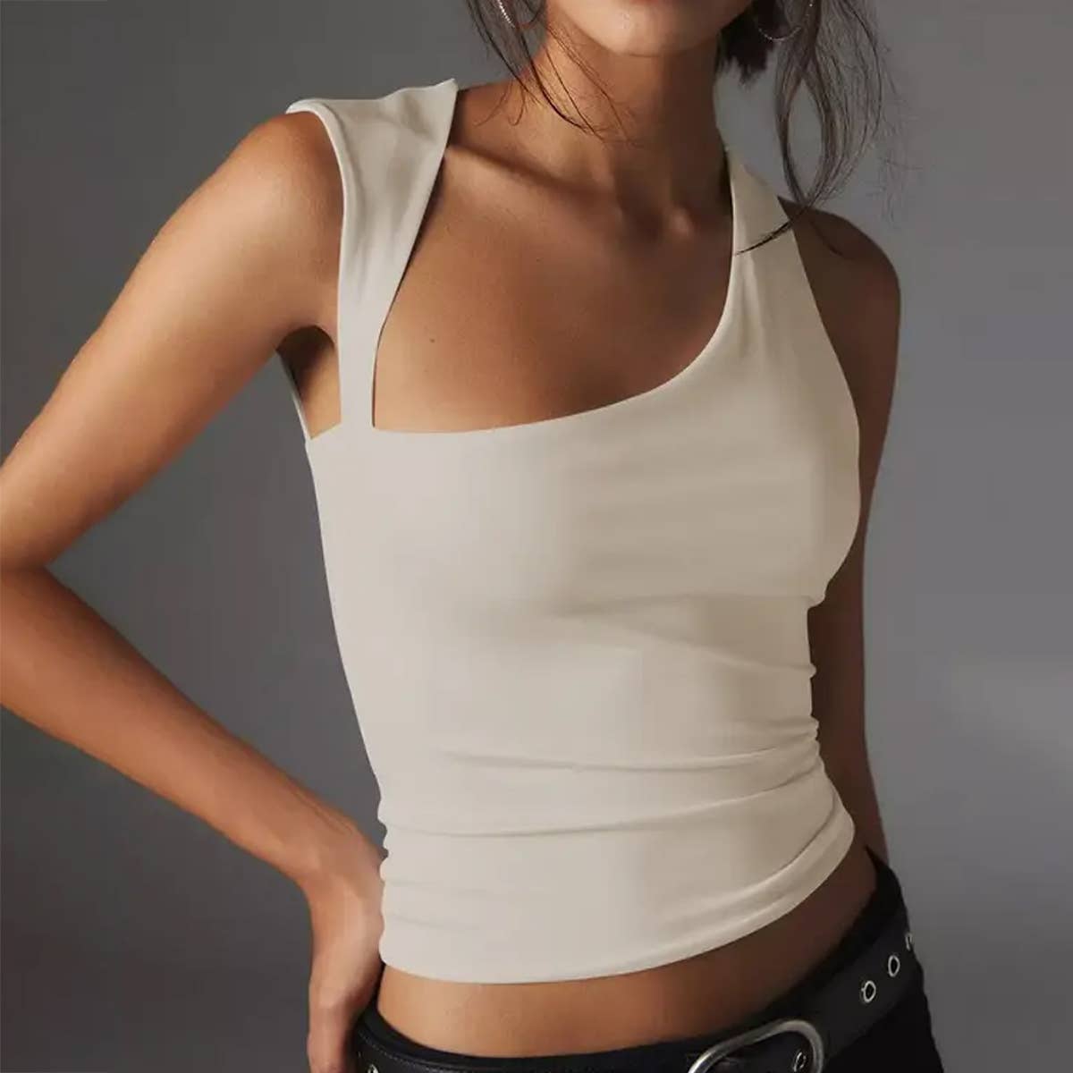 IRREGULAR DESIGN SENSE SOLID COLOR TIGHT SHORT TANK TOP