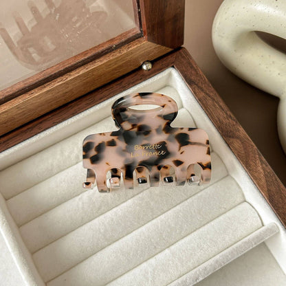 Elegant Letter Print Hair Claw Clip